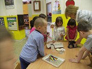 Výtvarná dílna p.Junová - dárek pro maminku